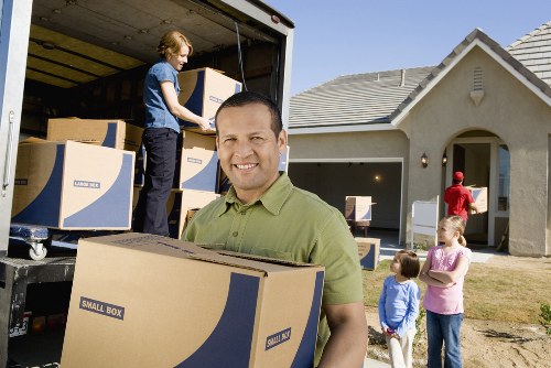 Careful packing and moving support for Pimlico residents